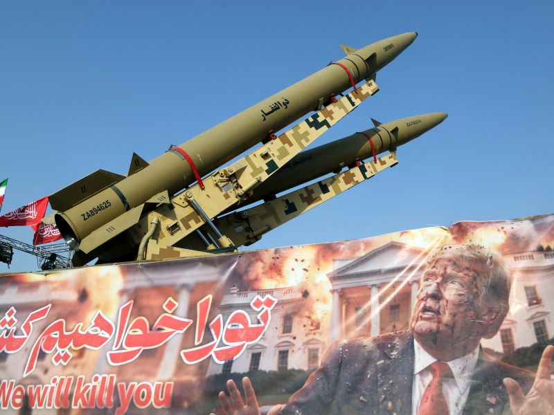 Iran obnavlja svojo orožarno in se hvali z uspehi