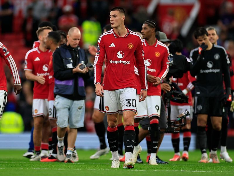 Kar Šešku dela Carrick, jezi navijače Uniteda – jasno je, kaj mora Beni …