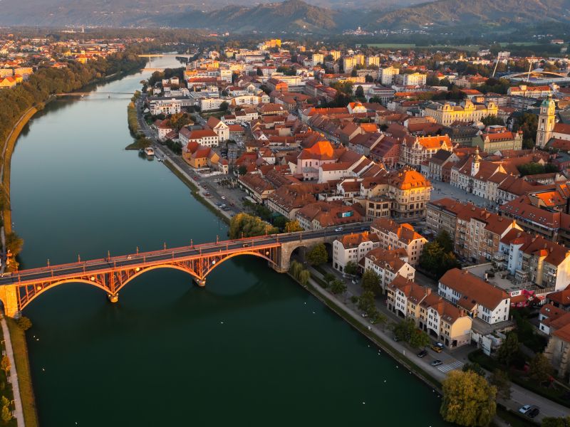 Maribor ponudil zatočišče, Francozi pred evropsko tekmo postali brezdomci
