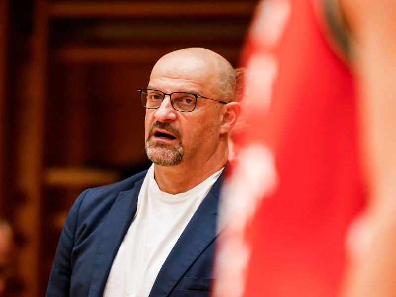 Trener Olimpije v velikih skrbeh: Tekmo odpovedali, bolj bolnica kot klub