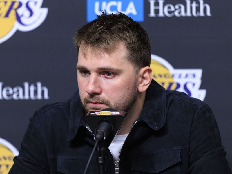 Lakersi žalujejo, umrl človek, ki je Dončića prvi predstavil navijačem