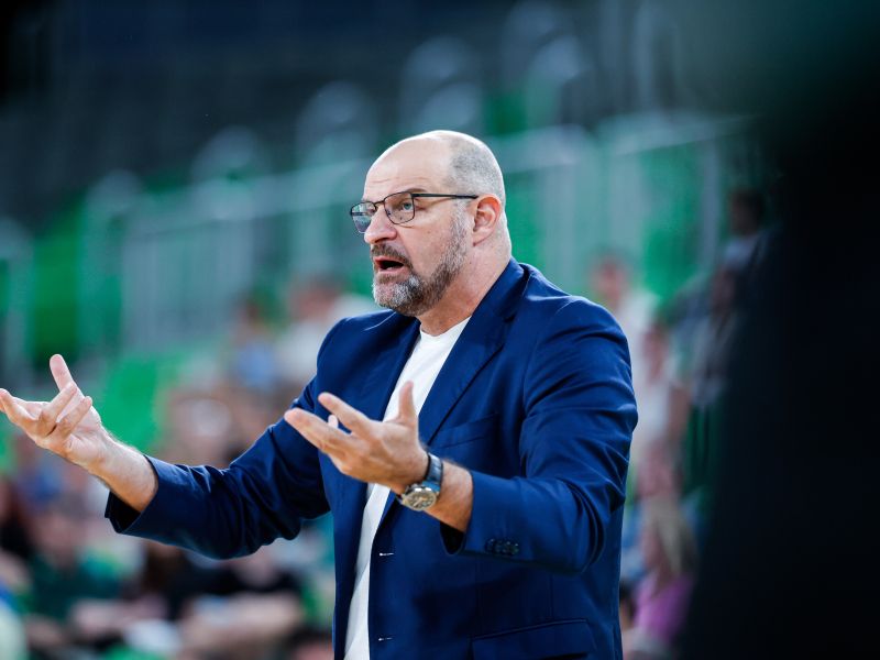 Trener Olimpije s priznanjem, ki skrbi: Moja ekipa mi je enigma, kaj šele …