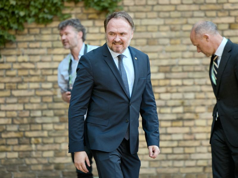 Evropski komisar: sprostitev zalog dizla je ena od možnosti