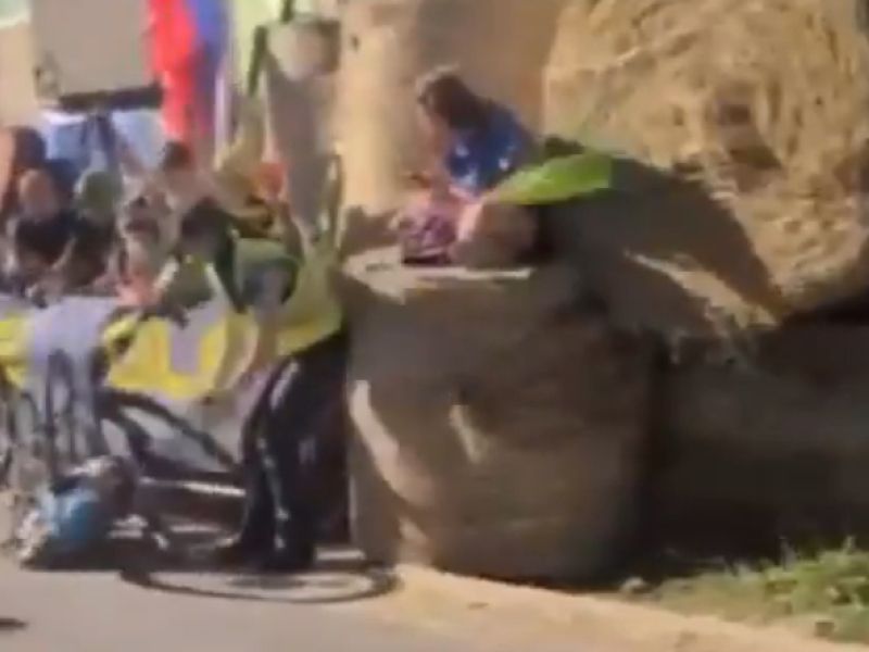 Kar je Remco po padcu naredil varnostnici ob progi, je razjezilo mnoge