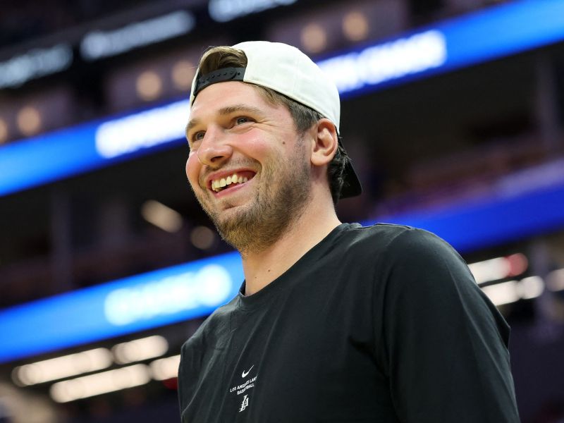 Dallas nateguje Dončićeve Lakerse - skritih 15 kilogramov viška odmeva