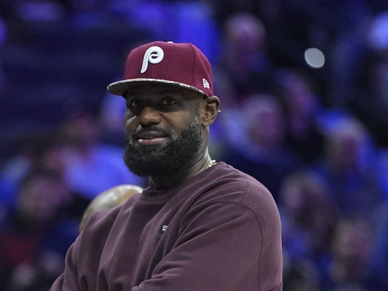 LeBron je kot mala punčka, ki … zvezdnik iz regije osupnil z napadom