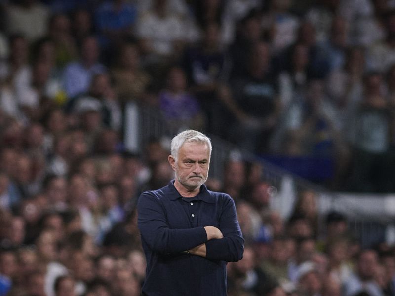 Mourinho po rdečem kartonu Viniciusa razjezil novinarje - Portugalec je ...