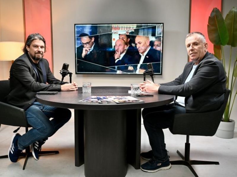 Pada Janševa vlada po porazu na referendumu? (PODKAST)