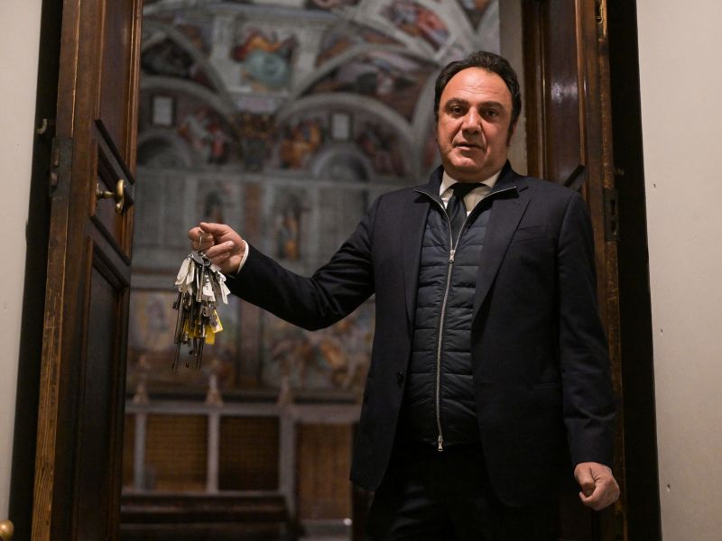 2798 ključev, razrezani leonardo in luna: kaj skrivajo vatikanski muzeji?