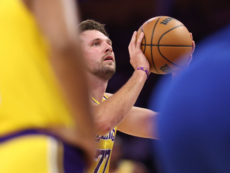 Dončić in el clasico, s slovenskima prenosoma spektaklov se dogaja tole