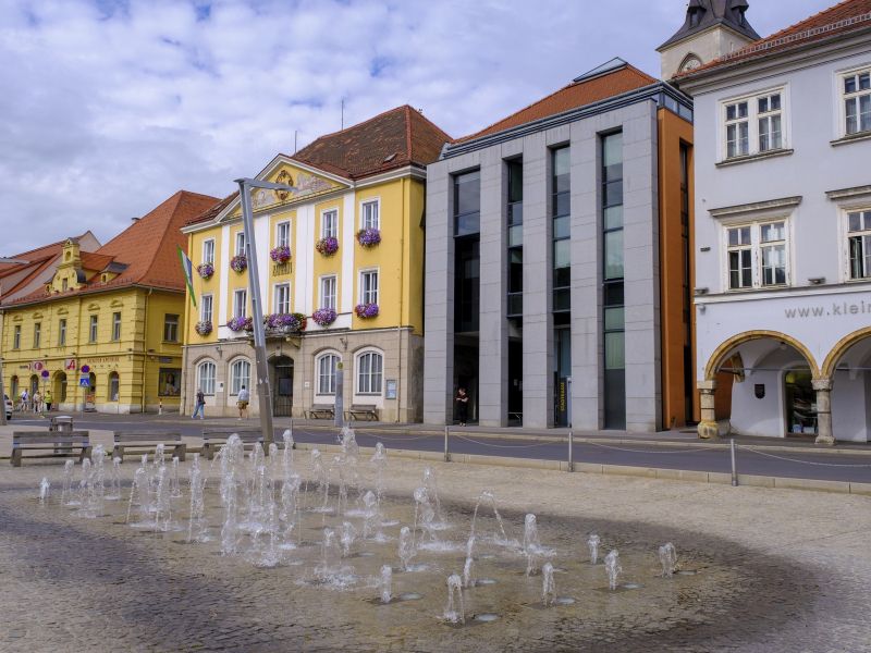 V mostu na muri razburjenje zaradi načrtov gradnje velike mošeje