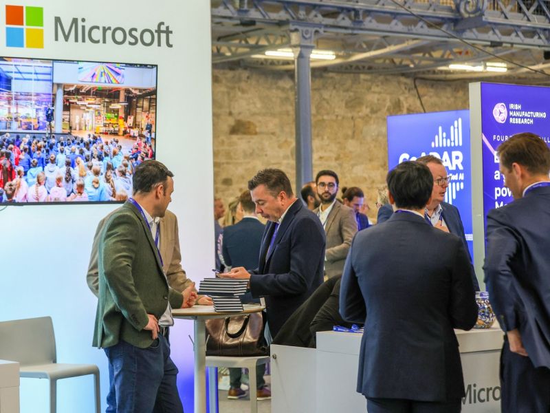 Microsoftova kadrovska revolucija: odpravnine, umetna inteligenca in prihodnost dela