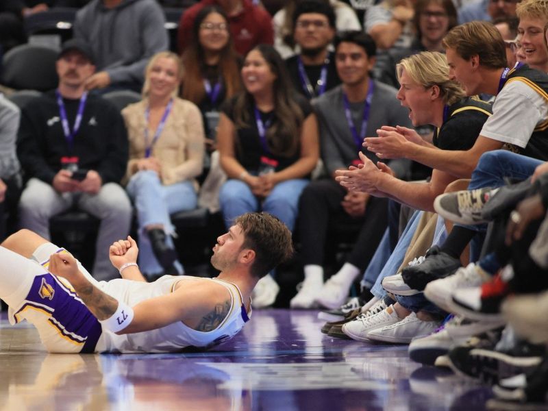 Luka Dončić se je snel z verige – slovenski zvezdnik čaral