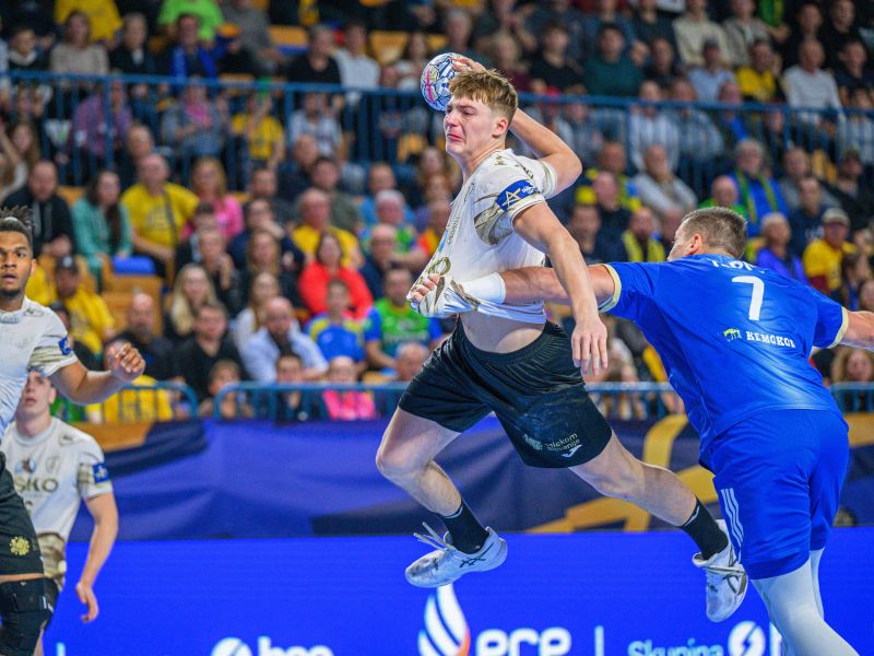 Vlak za Zidani most, smer Zagreb, je iz Celja odpeljal ob 22. uri