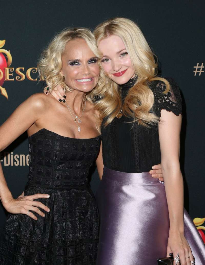 Kristin Chenoweth je v filmu odigrala Zlohotnico, Dove Cameron pa njeno hči, Mel.