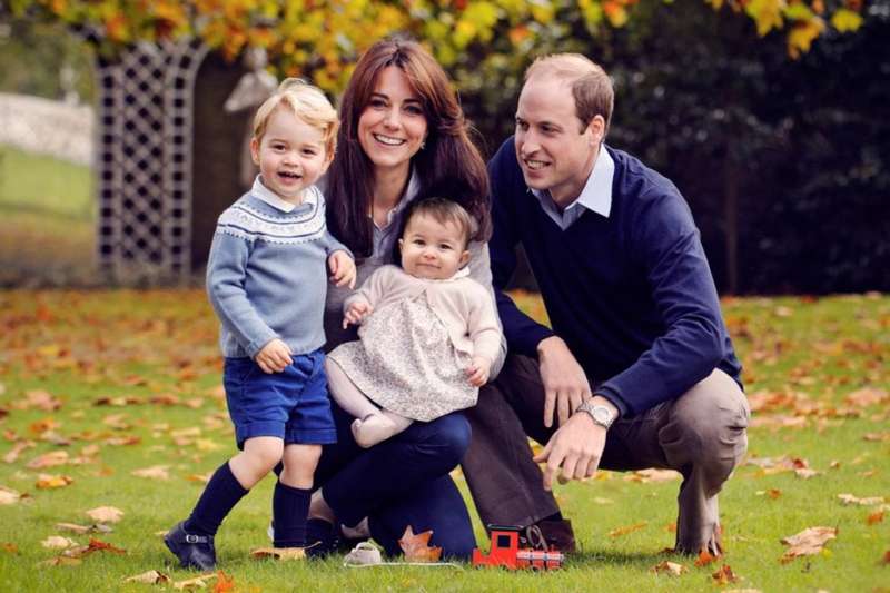 Princ William in vojvodinja Catherine s sinom Georgom in hčerko Charlotte.