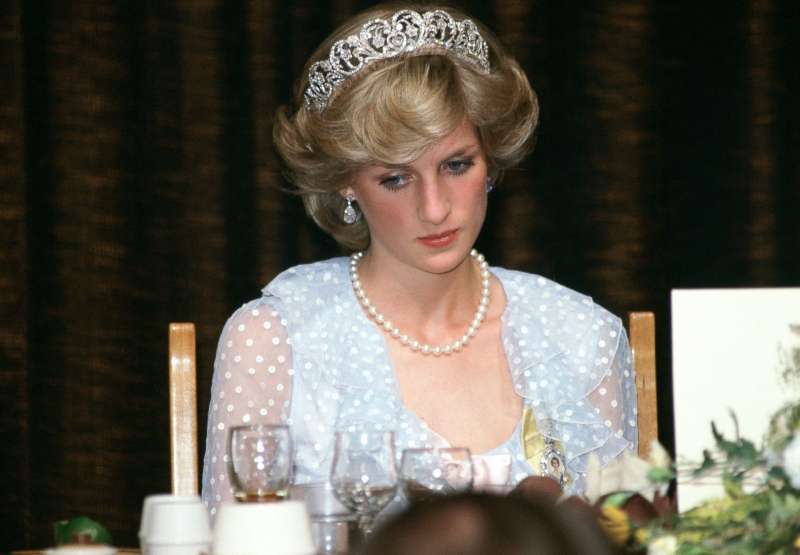 Ko je princesa Diana sinova želela odpeljati v Avstralijo, je kraljica njeno prošnjo zavrnila.