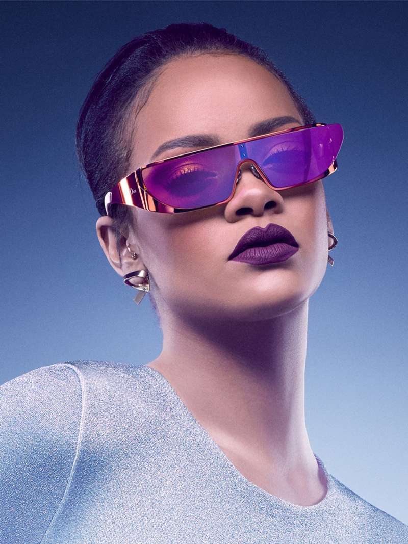 Rihanna v reklami za sončna očala, ki jih je oblikovala za Dior