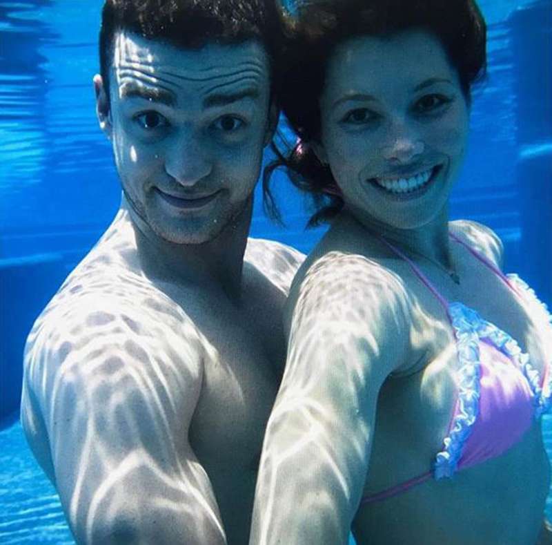 Igralka je svojemu možu za rojstni dan čestitala s fotografijo, ki je nastala pod vodo.