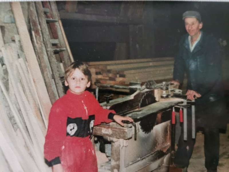 Matej je zanimanje za delo z lesom pokazal že v otroštvu.