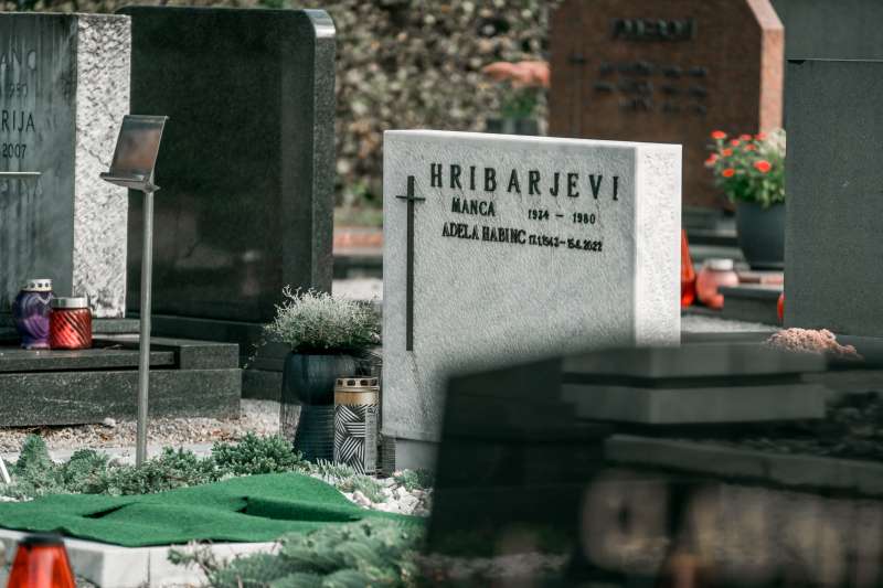 Pogreb legendarnega Saša Hribarja.