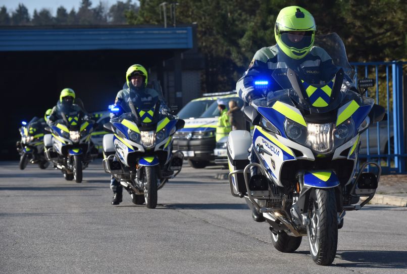 slovenska policija, motor, policisti