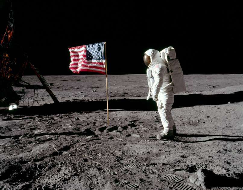 Neil Armstrong, Edwin Aldrin, Michael Collins, pristanek na luni