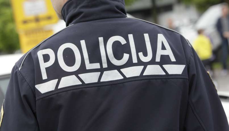 policist, slovenska policija
