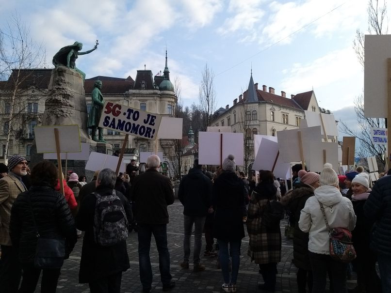 5g, protest, prešernov trg