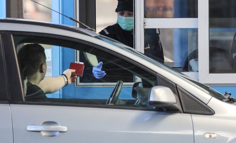 Prepoved odhoda iz Slovenije že jutri, vstop le s PCR testom iz držav EU.