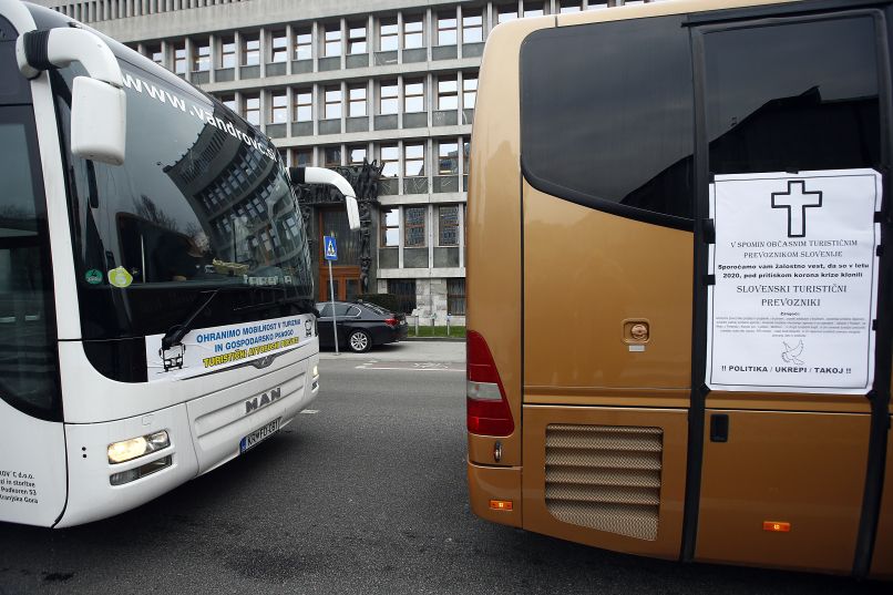 turistični-prevozniki, avtobus, kombi, protest-18.-12