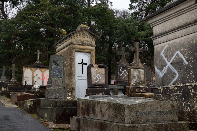 fontainebleau, svastika, grob, pokopališče