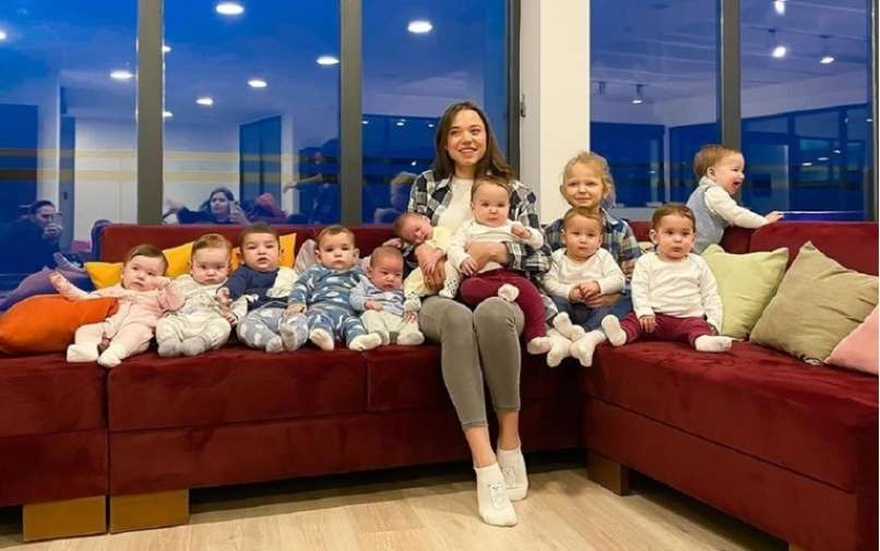 Christina in njenih 11 otrok