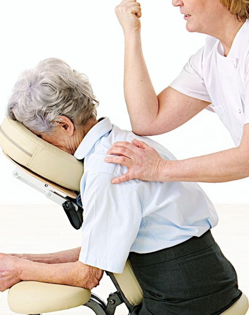 Maribor - Medtem ko jo je ena masirala, ji je druga kradla.