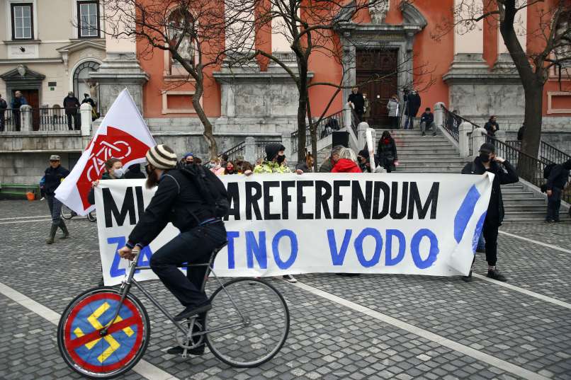 calzado, protesta, 27.-4