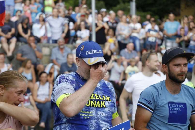 2.500 otrok,821.044 evrov,akcija,AMZS,Anja Ramšak,Debeli,Denis Avdič,devet etap,Deželak Junak,dobrodelna,družina,Estrada,etapa,Jana Morelj,Miha Deželak,morje,počitnice,prijatelji,pustolovščina,Rio Mare,rtič,sodelavci,velika,voditelj,zaključek,Zavarovalnica Triglav,sanjska, ekipa, cilj