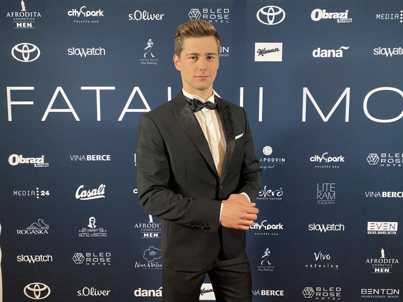 Za naslov fatalni moški 2021 se je letos sicer potegovalo osem usodnih Slovencev: Matej Zemljič, Vid Valič, Taiji Tokuhisa, Gregor Čeglaj, Miha Hercog, Jani Jugovic, Robert Korošec in Aljoša Bagola - slednji je postal fatalni moški leta 2021.