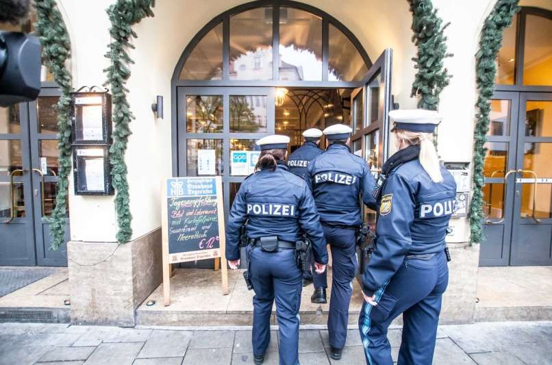 München, policija, lokal