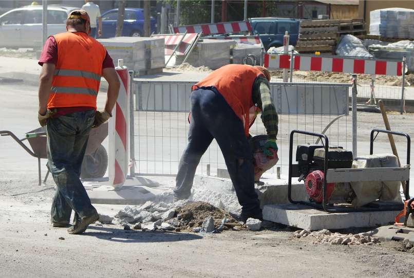 I lavoratori muoiono di caldo, i datori di lavoro spengono i condizionatori d’aria dei dipendenti nonostante l’ondata di caldo