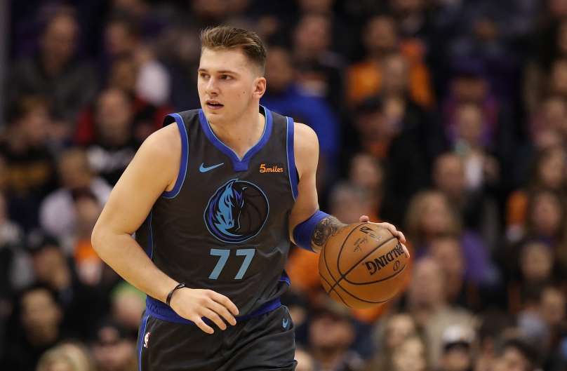 Dončić je v ligi NBA debitiral 17. oktobra 2018 na tekmi s Phoenixom.