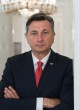 Borut Pahor -  pokončna