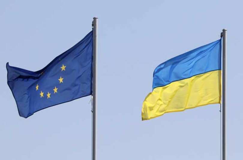 eu-ukrajina-zastavi_re_09.09.14