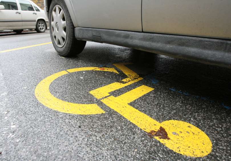 3. december 2008, Maribor - Utrinek - Parkirisca za invalide - parkirni prostor - invalidi