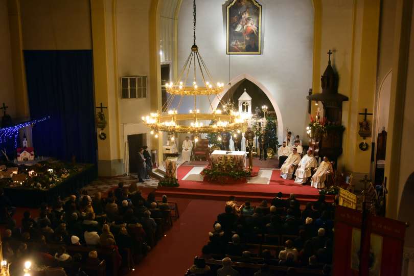 Božična polnočna sveta maša v stolni cerkvi svetega Nikolaja v Murski Soboti