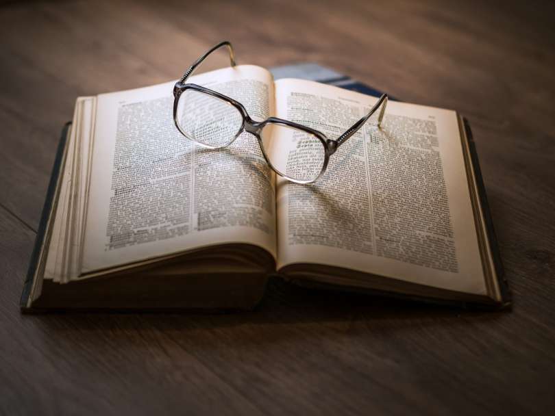 knjiga, očala, branje