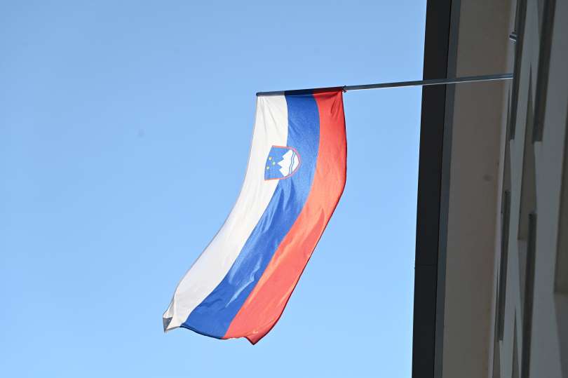 slovenska-zastava, slovenija, praznik, dan-državnosti