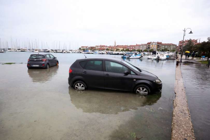 plimovanje-v-izoli, poplave