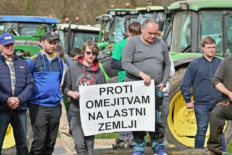 opozorilni-shod-kmetov-2023, murska-sobota-traktorji, traktoristi, kmetje, kmetijstvo