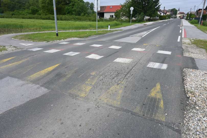Prizorišče prometne nesreče v Dokležovju.