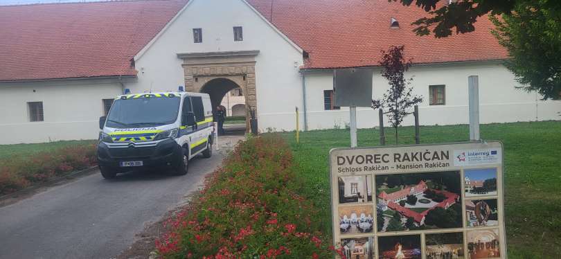 Tržna inšpekcija lani v rakičanskem dvorcu ni odkrila nepravilnosti, je pa policijska preiskava nedavno sprožila hišne preiskave.